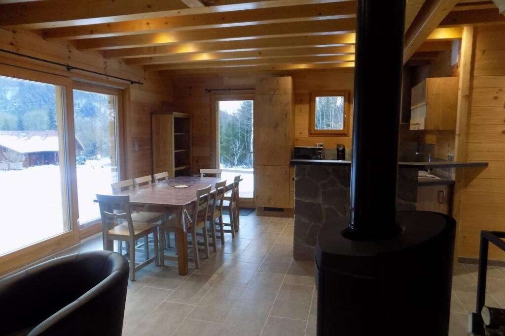 Chalet Des Charbonniers Avec Etang แซงต์-มอริซ-ซูร์-โมแซล ภายนอก รูปภาพ