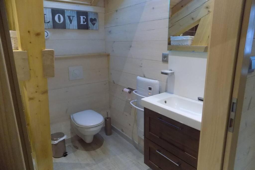 Chalet Des Charbonniers Avec Etang แซงต์-มอริซ-ซูร์-โมแซล ภายนอก รูปภาพ