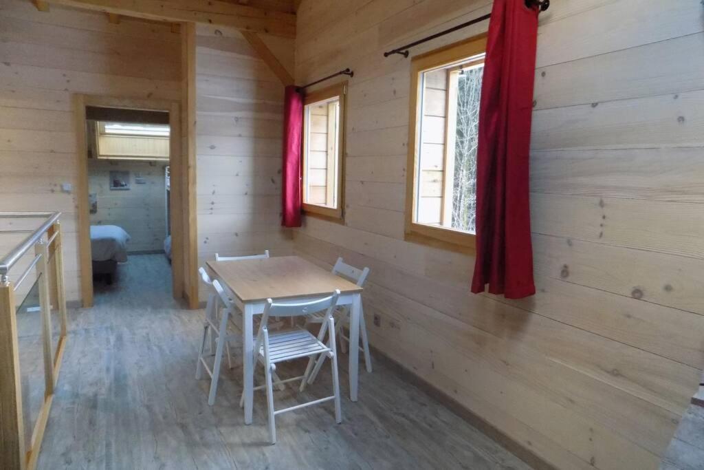 Chalet Des Charbonniers Avec Etang แซงต์-มอริซ-ซูร์-โมแซล ภายนอก รูปภาพ