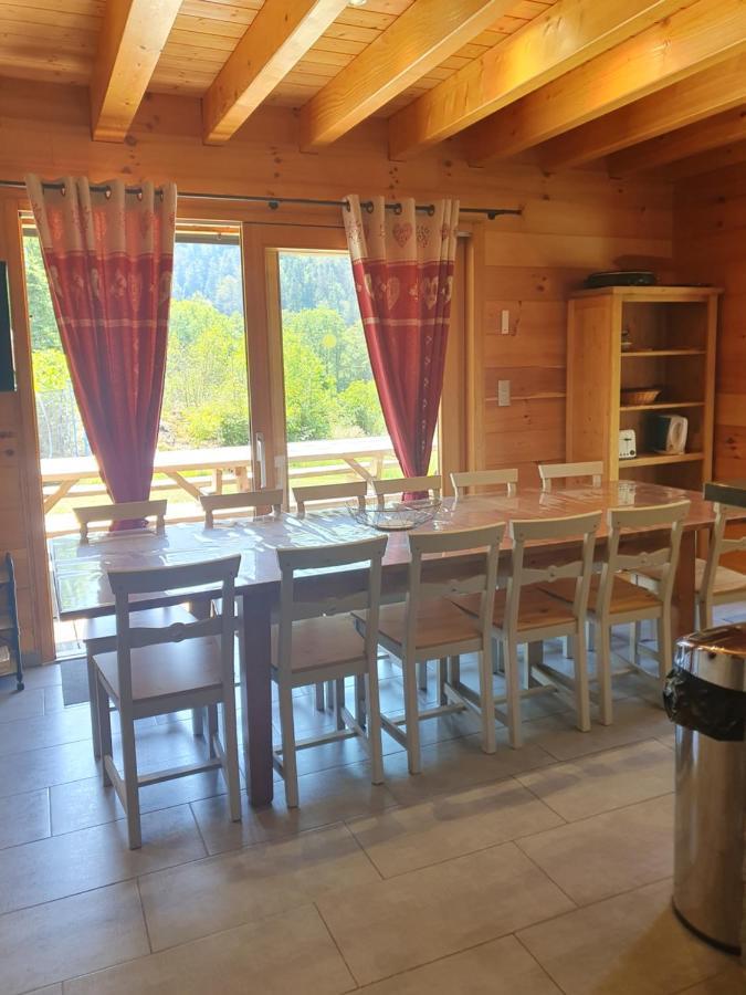 Chalet Des Charbonniers Avec Etang แซงต์-มอริซ-ซูร์-โมแซล ภายนอก รูปภาพ